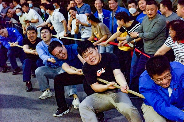 1682060239431019.jpeg 渭化集團(tuán)2023年職工拔河比賽16.JPG