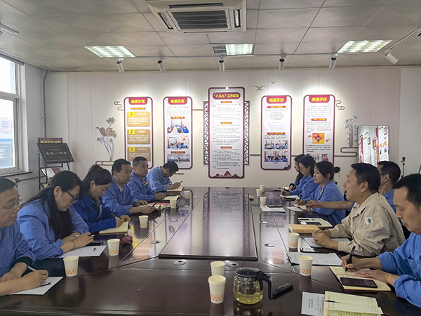 5月23日，法審、實(shí)業(yè)黨支部結(jié)對(duì)開展“學(xué)思鑄魂 共促共建”主題黨日活動(dòng) (2).jpg